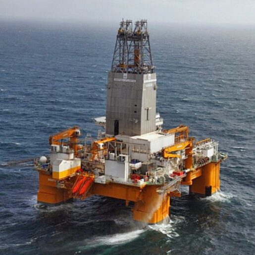 Drilling rig offshore